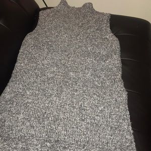 Half turtle neck tank top sweater